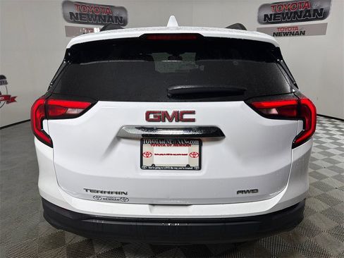 Used 2020 GMC Terrain SLE w/ Driver Convenience Package image 5