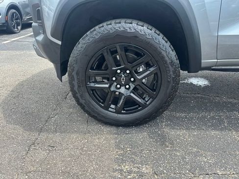 Used 2023 Chevrolet Colorado Trail Boss AWD/4WD image 11