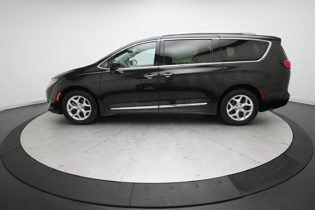 Used 2017 Chrysler Pacifica Touring-L Plus FWD image 25
