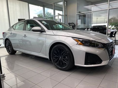 New 2025 Nissan Altima 2.5 SV w/ SV Special Edition Package image 9