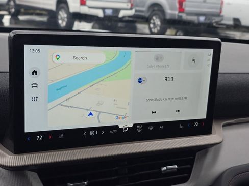 Used 2025 Ford Explorer Active AWD/4WD image 30