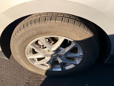 Used 2022 Chevrolet Equinox LS w/ LS Convenience Package image 6