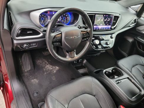 Used 2021 Chrysler Pacifica Touring-L w/ Premium & Safety Sphere Group FWD image 12