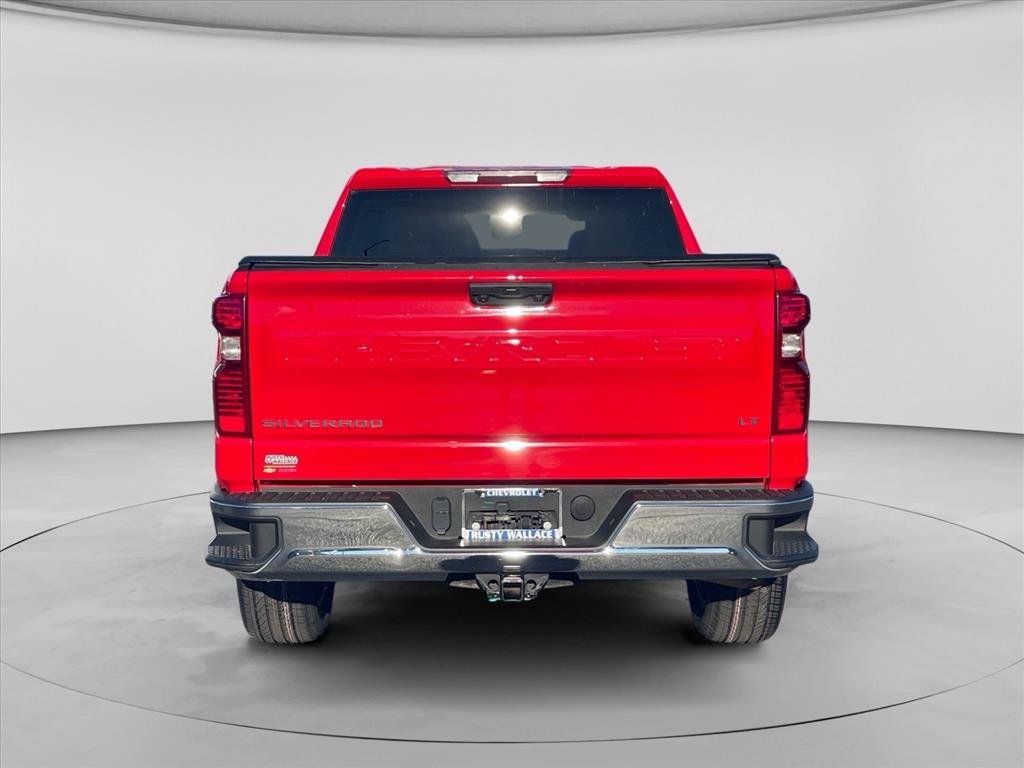 Used 2022 Chevrolet Silverado 1500 LT AWD/4WD image 6