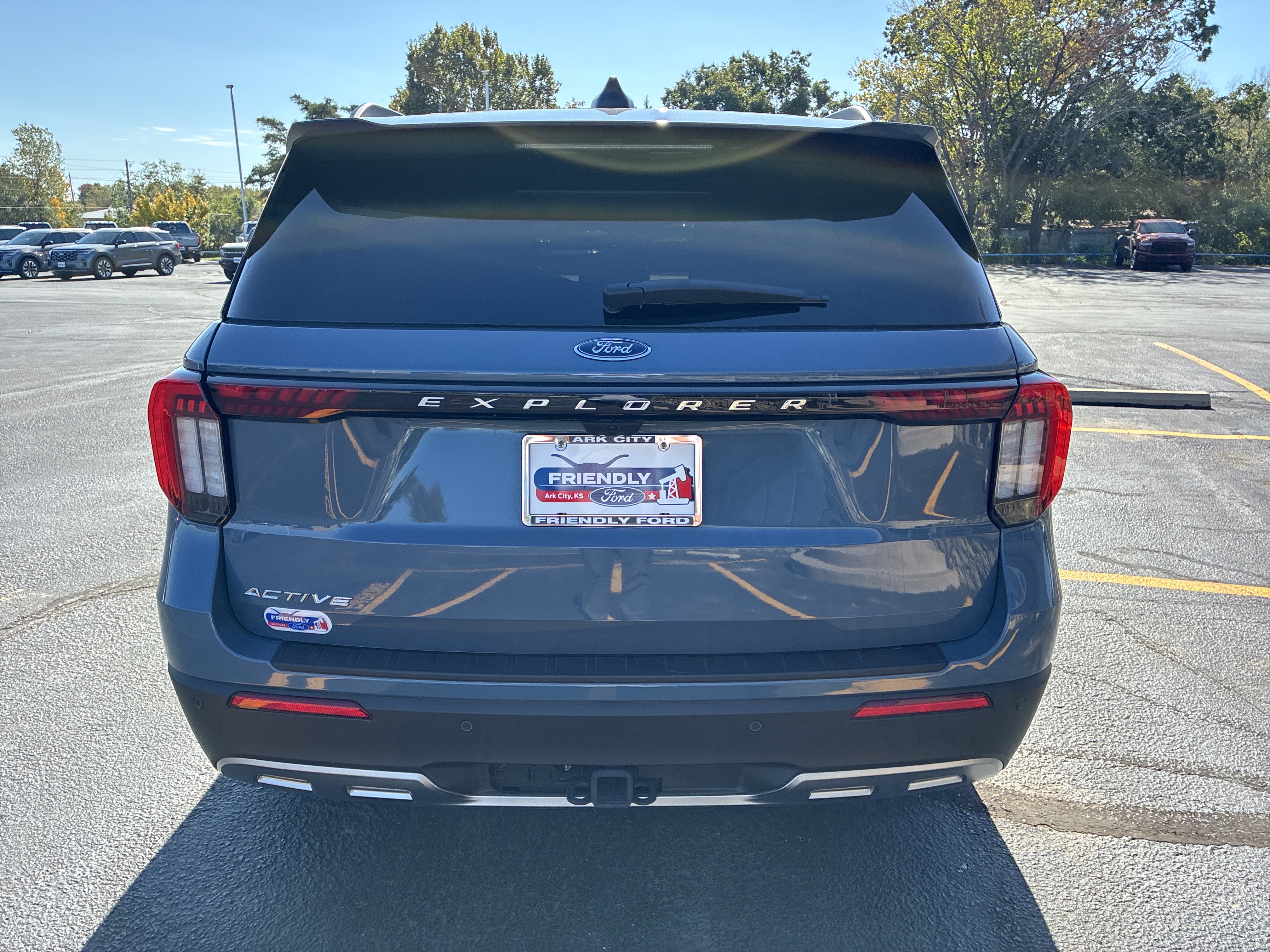 Used 2025 Ford Explorer Active w/ Active Comfort Package RWD image 8