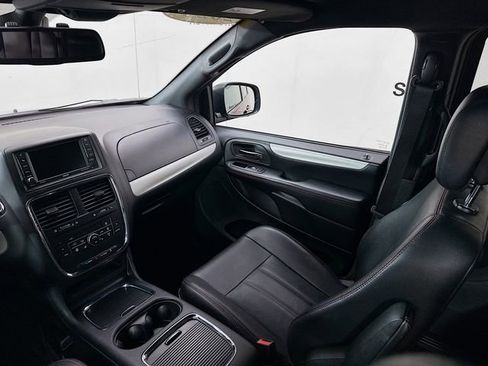 Used 2020 Dodge Grand Caravan GT image 23