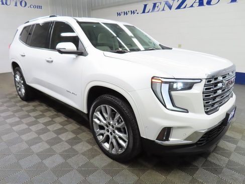 Used 2025 GMC Acadia Denali image 3