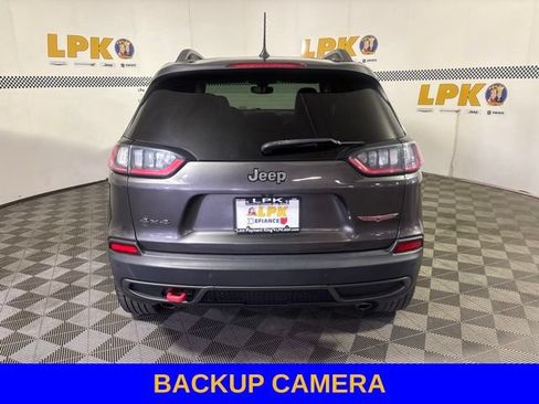 Used 2019 Jeep Cherokee Trailhawk w/ Comfort/Convenience Group AWD/4WD image 4