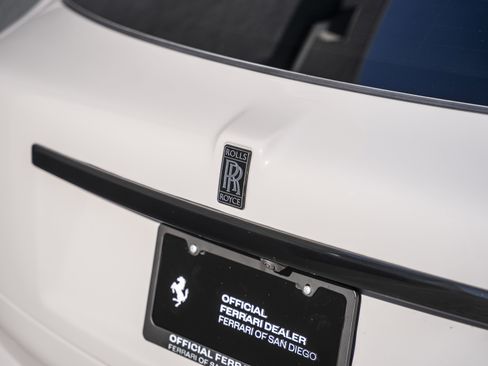 Used 2023 Rolls-Royce Cullinan Black Badge w/ Leather Finishing Pack image 9