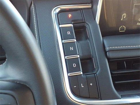 Used 2024 GMC Yukon SLT image 14