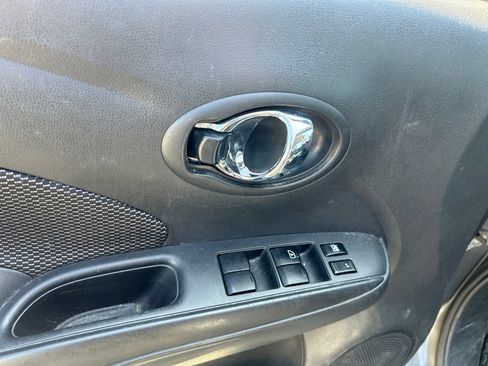 Used 2018 Nissan Versa SV FWD image 9
