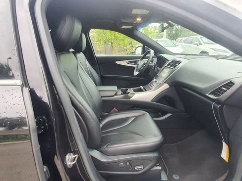 Used 2020 Lincoln Nautilus FWD image 33