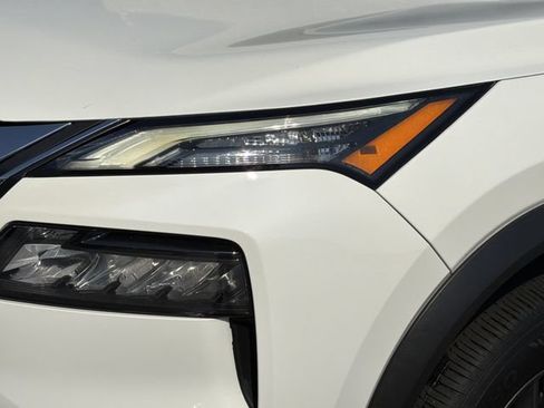 Used 2022 Nissan Rogue S FWD image 9