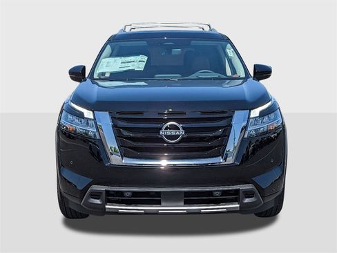 New 2025 Nissan Pathfinder Platinum w/ Cargo Package image 8