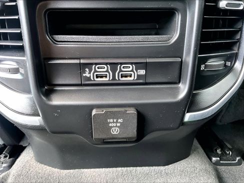 Used 2020 RAM 1500 Big Horn AWD/4WD image 26