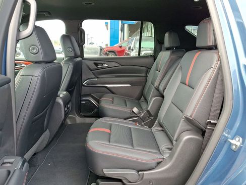 Used 2026 Chevrolet Traverse RS image 31