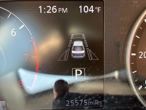 Used 2025 Nissan Versa SV FWD image 33