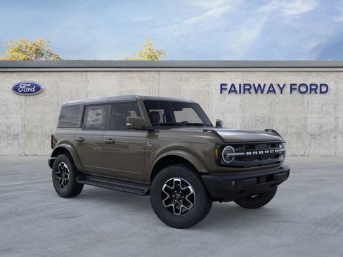 New 2025 Ford Bronco Outer Banks image 7