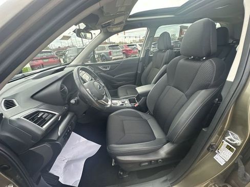 Used 2023 Subaru Forester Premium AWD/4WD image 22