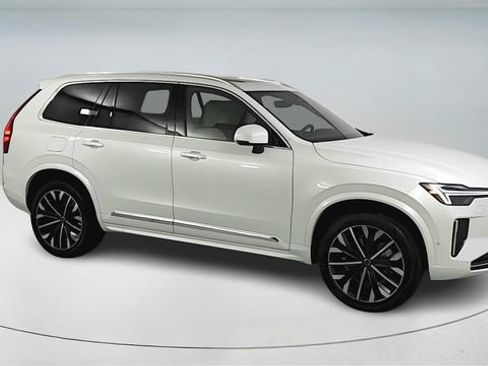 Certified 2026 Volvo XC90 B6 Plus w/ Protection Package Premier AWD/4WD image 2