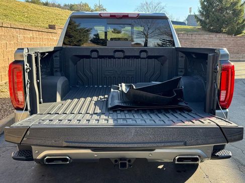 Used 2025 GMC Sierra 1500 Denali Ultimate image 9