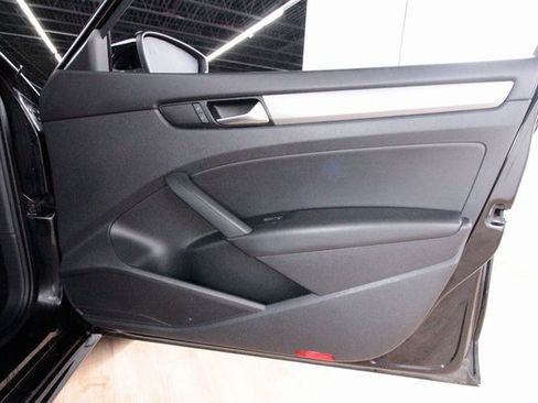 Used 2015 Volkswagen Passat 1.8T SE image 22