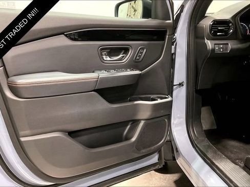 Used 2023 Honda Pilot TrailSport image 17