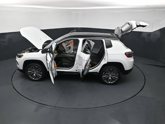 Used 2024 Jeep Compass Limited w/ Elite Group AWD/4WD image 27