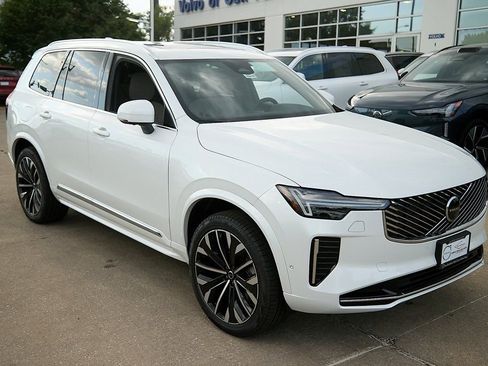 New 2026 Volvo XC90 T8 Plus w/ Protection Package Premier image 4