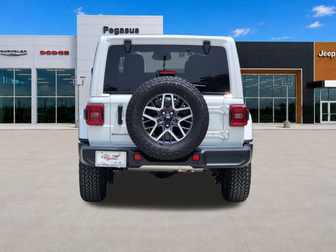 New 2026 Jeep Wrangler Unlimited Sahara AWD/4WD image 8