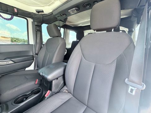 Used 2017 Jeep Wrangler Unlimited Sport AWD/4WD image 22