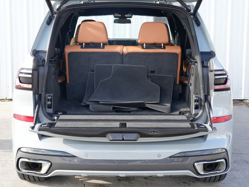 Used 2023 BMW X7 xDrive40i w/ M Sport Package image 10