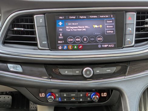 Used 2020 Buick Enclave Premium w/ Sun and Sites Package FWD image 19