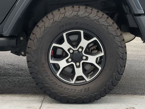 Used 2023 Jeep Wrangler Unlimited Rubicon w/ LED Lighting Group image 14