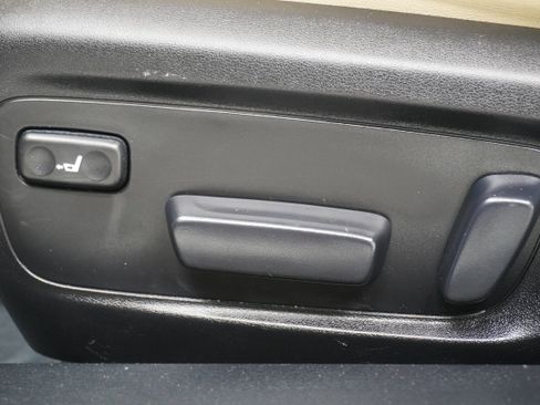 Used 2014 Toyota Avalon Limited image 15