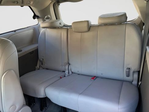 Used 2017 Toyota Sienna XLE w/ Protection Package image 14
