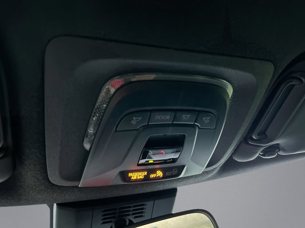 Used 2026 Toyota Corolla SE FWD image 27