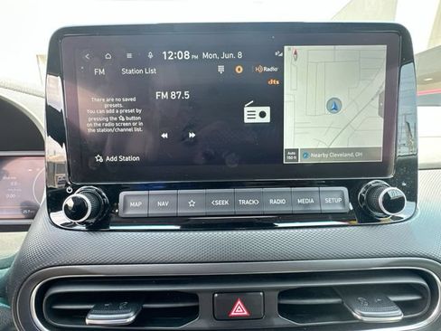 Used 2023 Hyundai Kona Limited AWD/4WD image 18