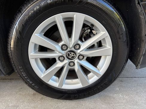 Used 2025 Toyota Camry LE FWD image 30