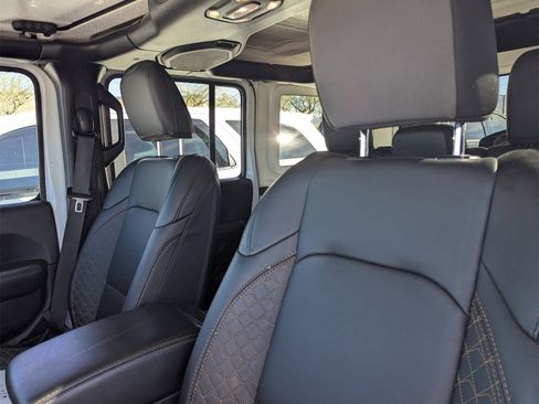Used 2021 Jeep Wrangler Unlimited Sahara image 8