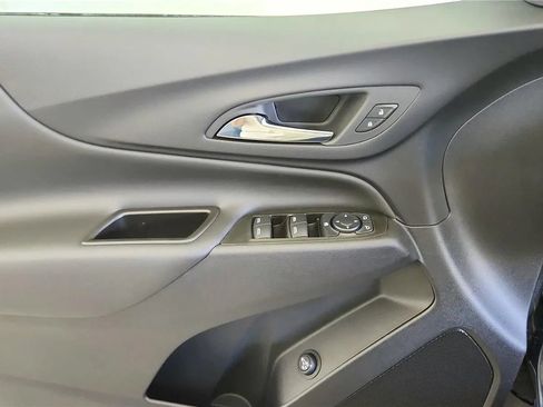 Used 2024 Chevrolet Equinox LT FWD image 24