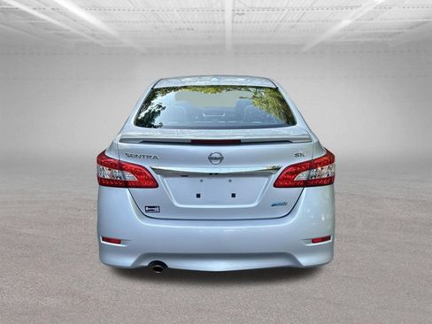 Used 2013 Nissan Sentra SR w/ Premium Pkg FWD image 4