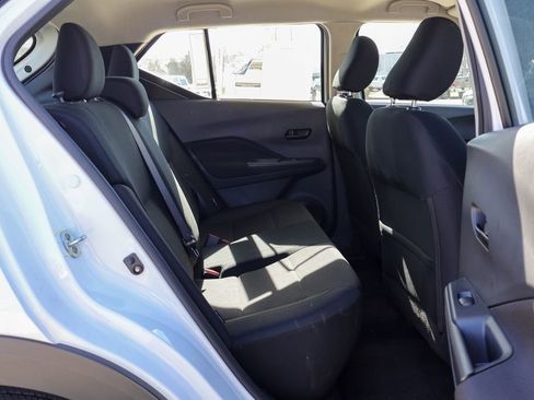 Certified 2025 Nissan Kicks Play S image 10