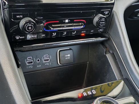 Used 2024 Jeep Grand Cherokee Laredo image 21