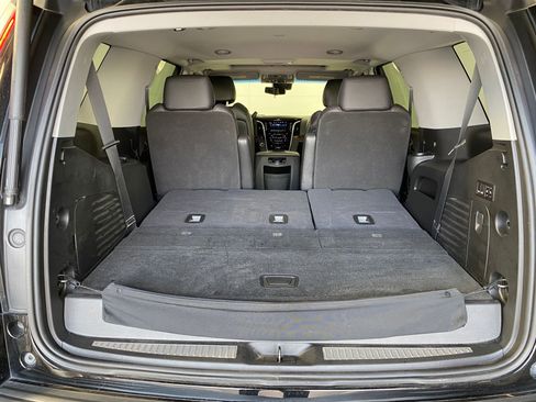 Used 2020 Cadillac Escalade Luxury image 30