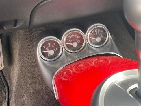 Used 2005 Chevrolet SSR w/ Preferred Equipment Group image 16