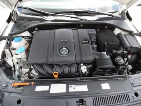 Used 2013 Volkswagen Passat 2.5 SE FWD image 26