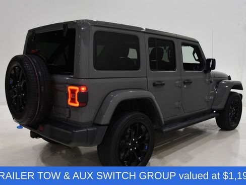 Used 2023 Jeep Wrangler Unlimited Sahara image 4