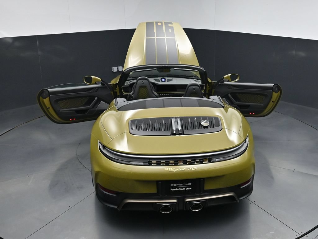 Certified 2026 Porsche 911 GTS RWD image 37