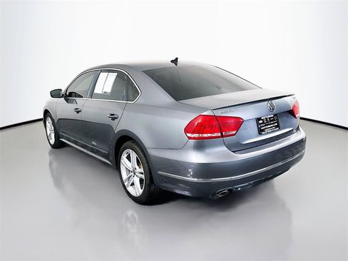 Used 2013 Volkswagen Passat TDI SE image 5